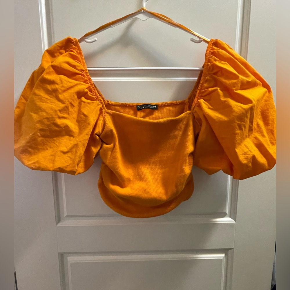 Zara puffy sleeve orange crop top